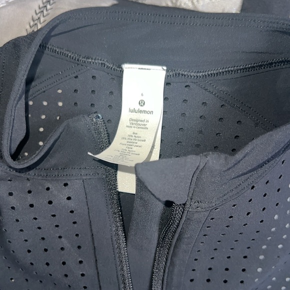 Lululemon sports bra - Picture 2 of 5